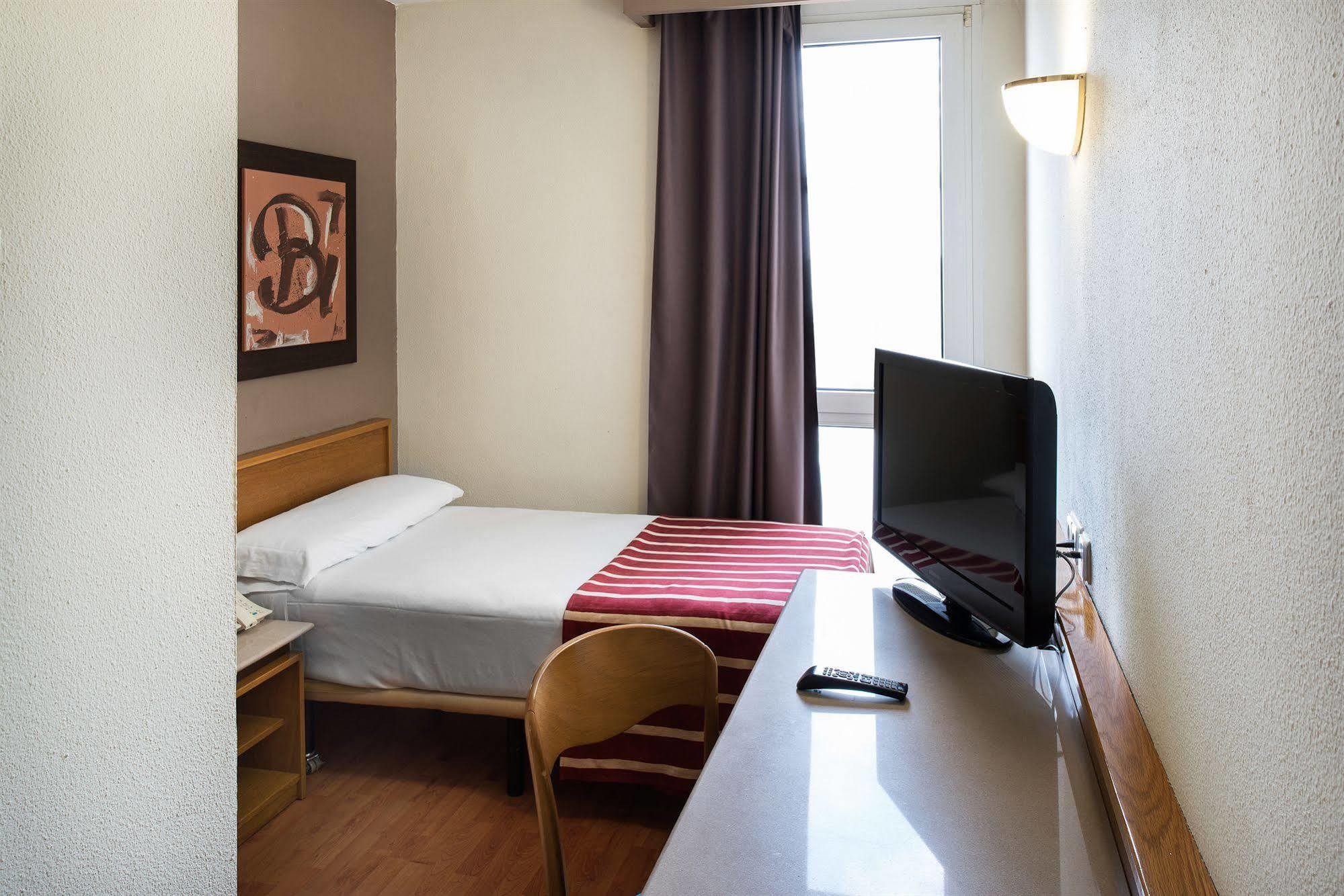 Hotel Catalonia Bristol Sant Andreu de la Barca Zewnętrze zdjęcie