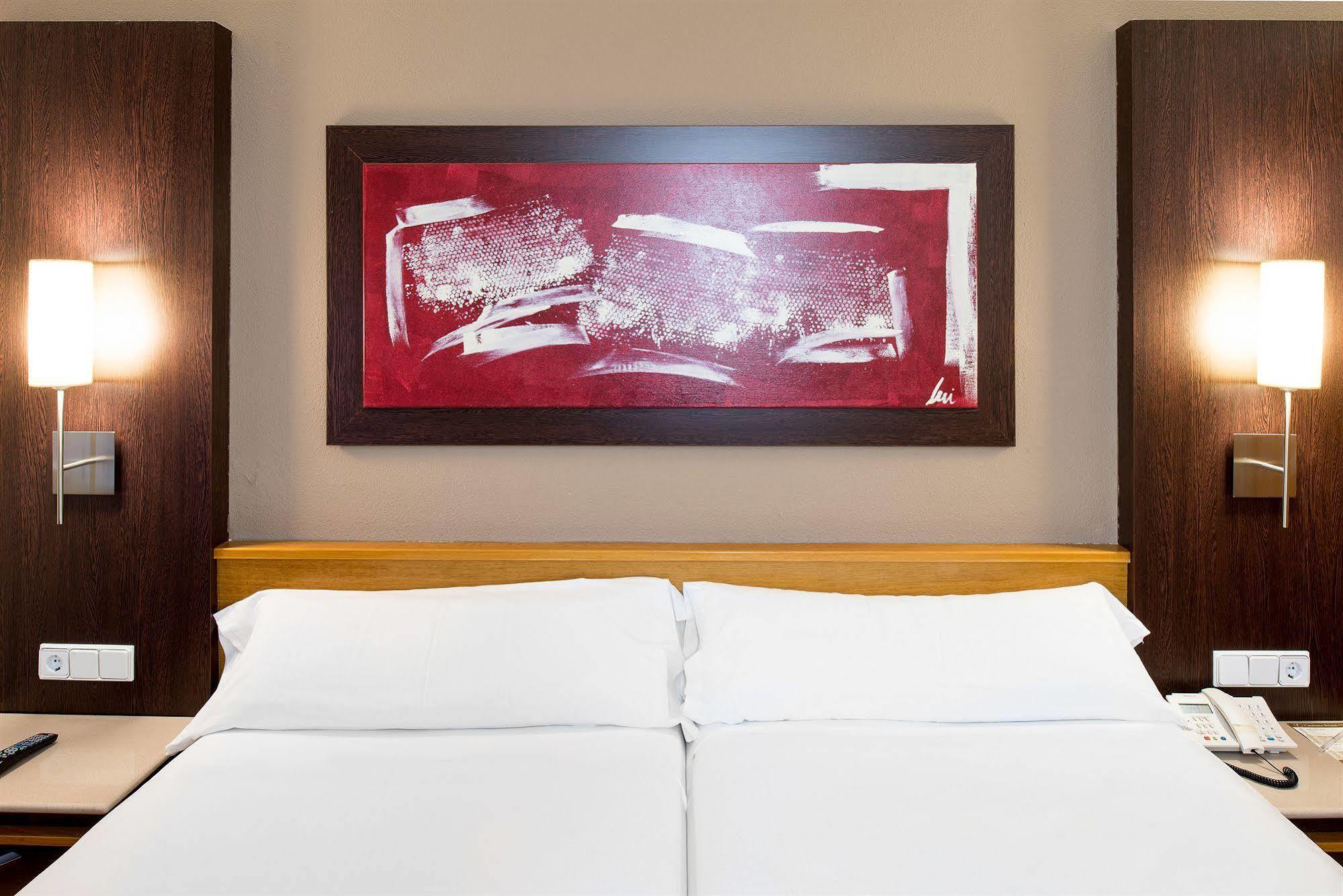 Hotel Catalonia Bristol Sant Andreu de la Barca Zewnętrze zdjęcie