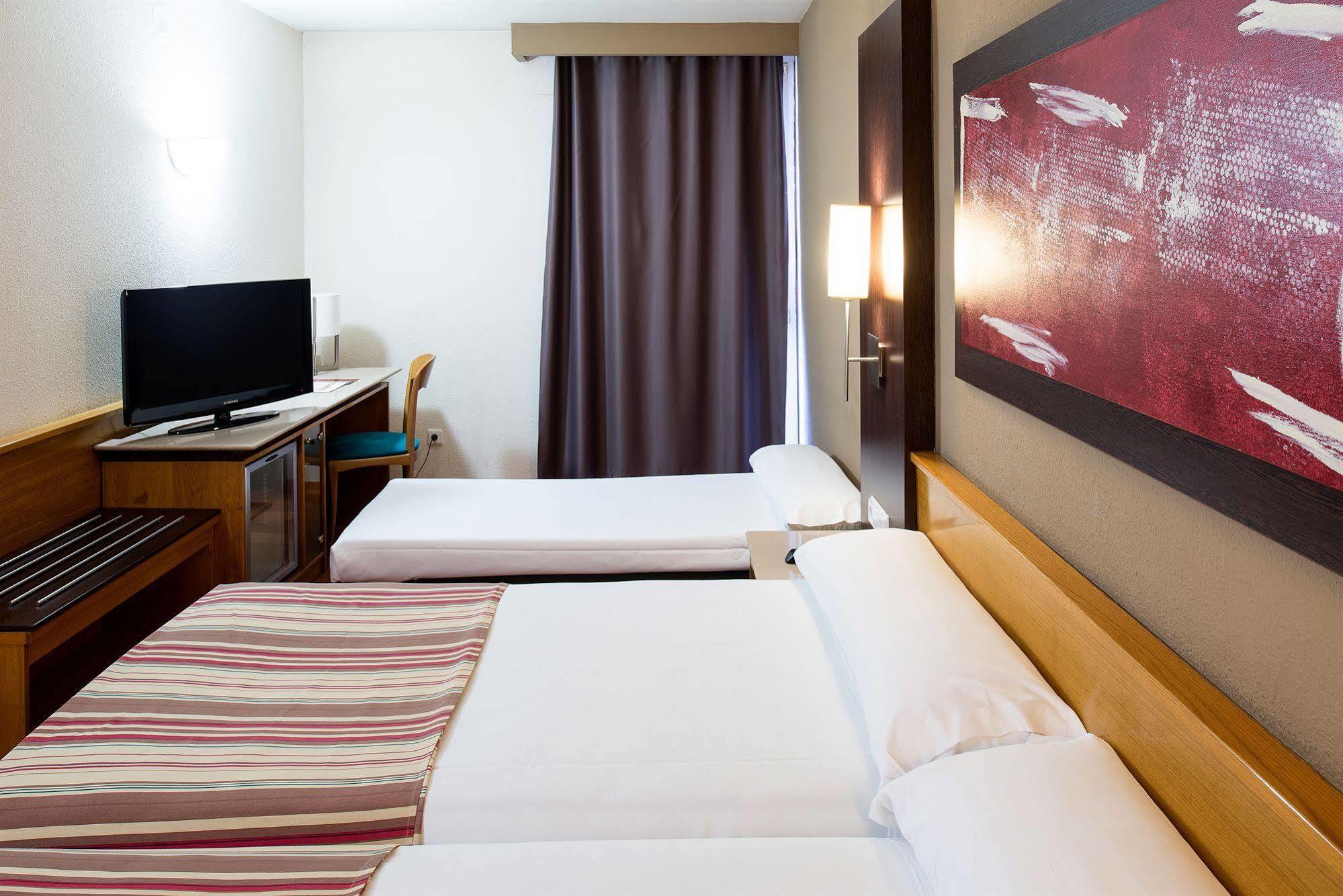 Hotel Catalonia Bristol Sant Andreu de la Barca Zewnętrze zdjęcie